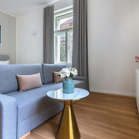 Encore Boutique By Dwellfort 4*