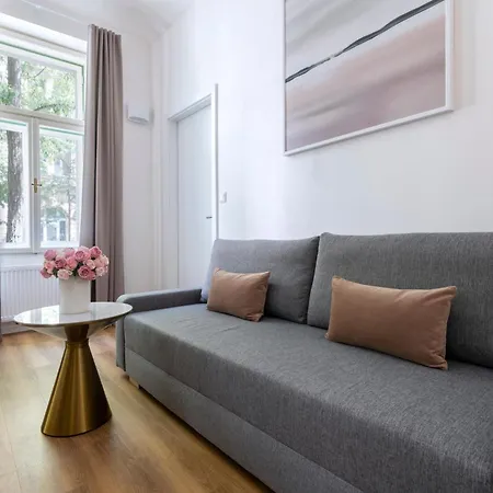 Encore Boutique By Dwellfort Prague