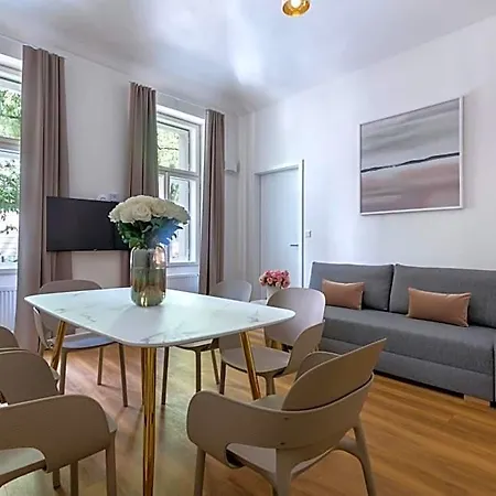 Encore Boutique By Dwellfort 4* Prag