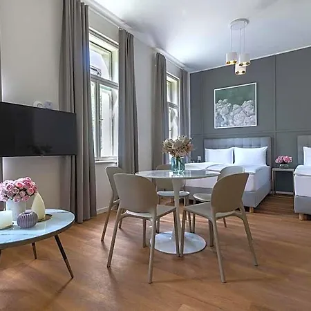 Encore Boutique By Dwellfort 4*