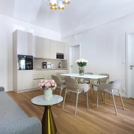 Encore Boutique By Dwellfort 4*