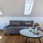 Encore Boutique By Dwellfort Prag