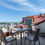 Encore Boutique By Dwellfort Prag