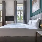 Ξενοδοχείο με διαμερίσματα Encore Boutique By Dwellfort 4*