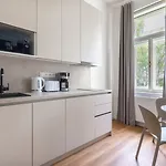 Ξενοδοχείο με διαμερίσματα Encore Boutique By Dwellfort