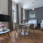 Ξενοδοχείο με διαμερίσματα Encore Boutique By Dwellfort 4*