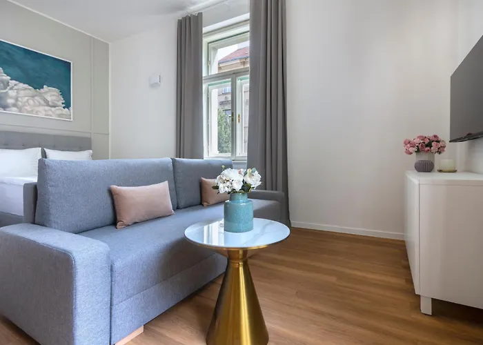 Encore Boutique By Dwellfort 4*